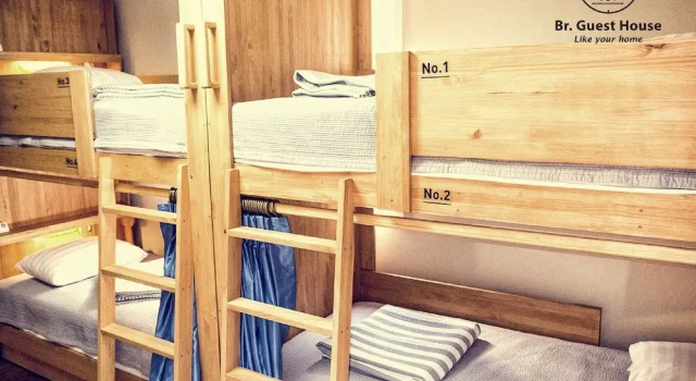 Кровать в общем номере (женский номер) Br. Guesthouse Hongdae