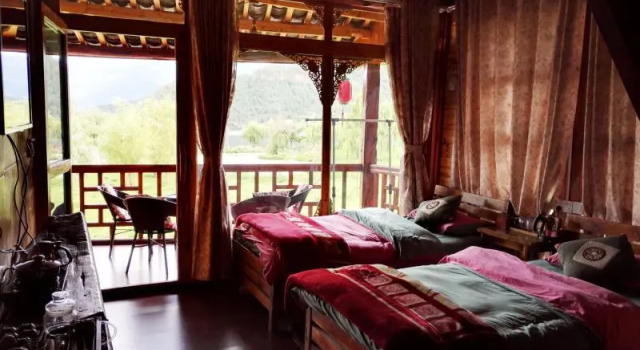 Люкс Luguhu Lakeside Apu Guest House