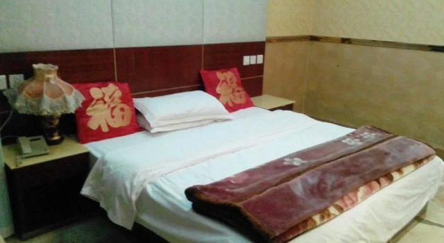 Shenghai Hotel, Boek Hotel Qujing Yunnan