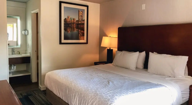 Двухместный номер Standard Super 8 by Wyndham San Jose Airport
