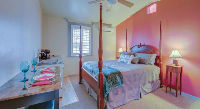 Двухместный люкс Luxury с балконом Carlisle Garden Suites