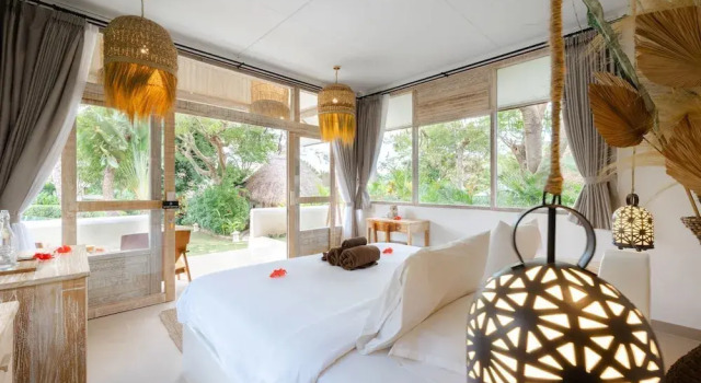 Номер Standard с видом на бассейн Three-bedroom Villa With Private Pool at La Joya Balangan Resort