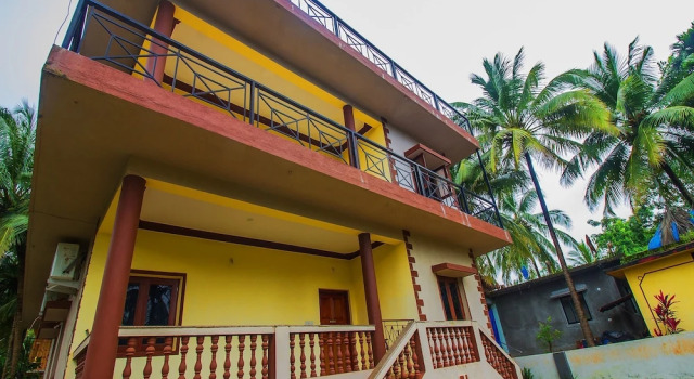 OYO 17112 Home Traditional 2BHK Mandrem, Varaa Hotelli Mandrem Pohjois-Goa