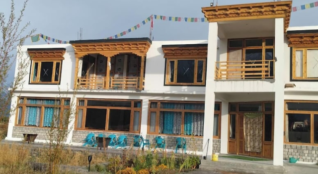 Sky View Resort, Забронировать Курортный отель Отели Джамму и Кашмира с парковкой, Парковка