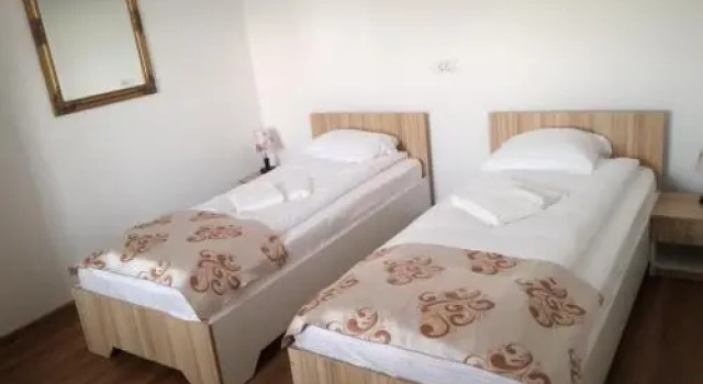 La Conac, Rezerwuj Hotel  