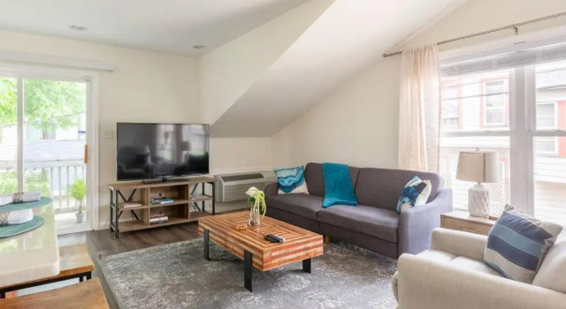 Номер Standard *Cozy Studio Carriage House- Minutes from Downtown