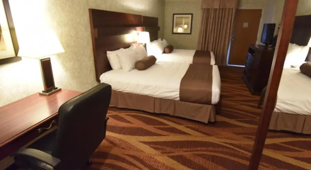 Четырёхместный номер Standard Tropical Inn - North Battleford