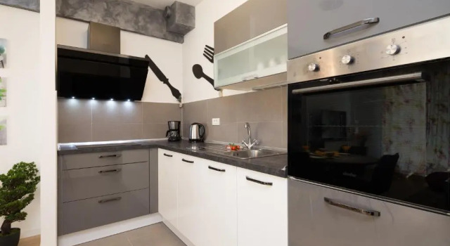 Апартаменты Luxury Bepo Apartment with Balcony