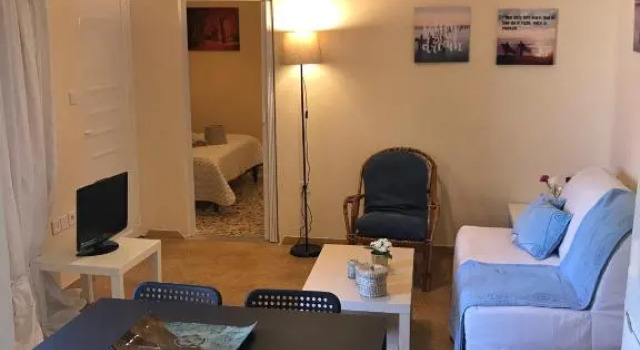 Sunshines house near the beach, 10 min from the airport, Забронировать Дом для отпуска Виллы Спата - Артемида, Вилла