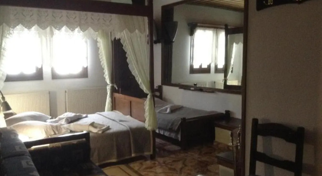 Семейный номер Standard с красивым видом из окна Archontiko Repana - Makrinitsa Stone Retreat