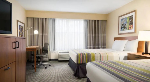 Четырёхместный номер Standard Country Inn & Suites Williamsburg