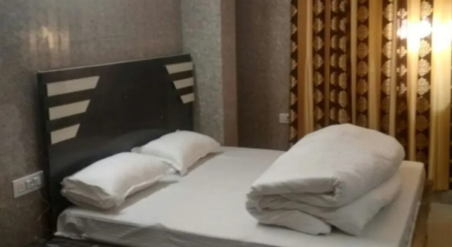 Hotel Relax Inn, Забронировать Отель Padra штат Гуджарат