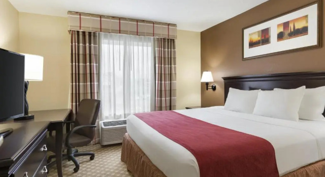 Двухместный люкс c 1 комнатой Country Inn & Suites by Radisson, Asheville - Outlet Mall