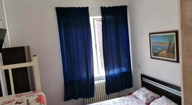 Exit Labirint Centar, Забронировать Хостел Хостелы Нови-Сад, рядом с Museum of Vojvodina, Хостел