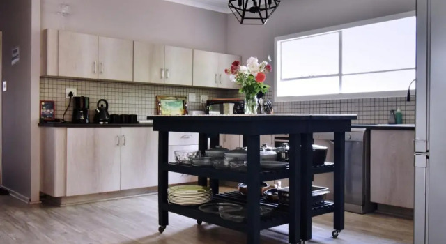 Коттедж Golden View Luxury Self Catering