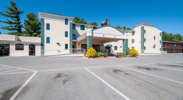 Номер Standard Rodeway Inn & Suites Charles Town
