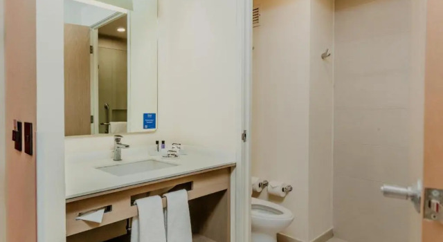 Четырёхместный номер Standard с балконом Hilton Garden Inn Silao Aeropuerto Bajio