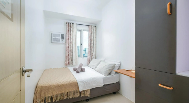2-Bedroom QC SM North EDSA Condo Pool, Забронировать Отель Кесон-Сити 