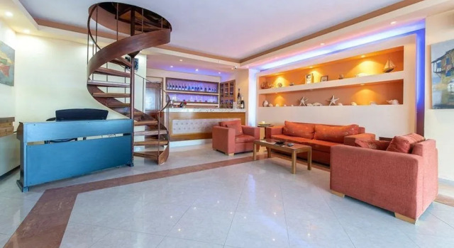 Avra Hotel, Забронировать Отель Отели Метана с парковкой, рядом с Развалины Микен, Парковка