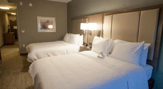 Четырёхместный люкс Hampton Inn & Suites St. Paul Downtown