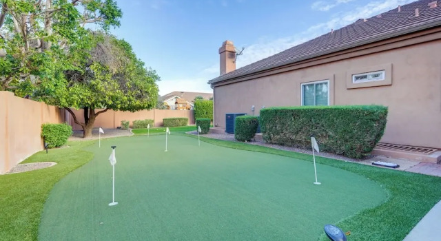 Коттедж Pool Table, Putting Green: Luxury Oasis in Mesa