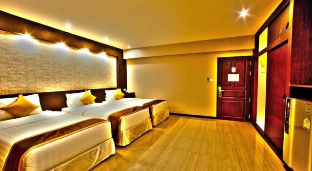 Трёхместный номер Deluxe с балконом Chateau de Sukhumvit