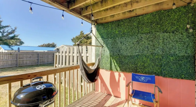 Walk to Atlantic Beach: Townhome w/ Patio!, Забронировать Апартаменты/квартира Атлантик-Бич Северная Каролина