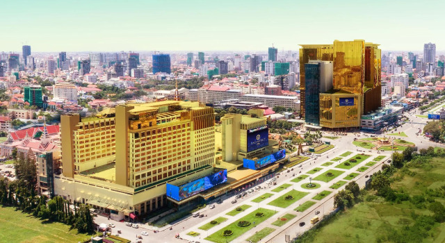 Номер Standard NagaWorld Hotel & Entertainment Complex