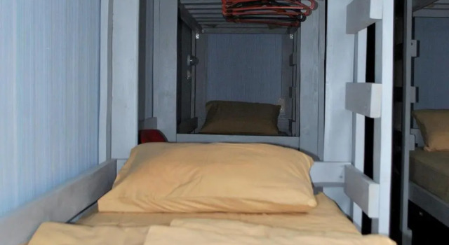 Кровать в общем номере (мужской номер) Darnitsa 1 Hostel