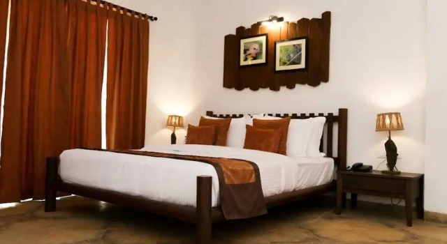 Anaya Resort, Забронировать Курортный отель Отели штата Махараштры с бассейном, Бассейн