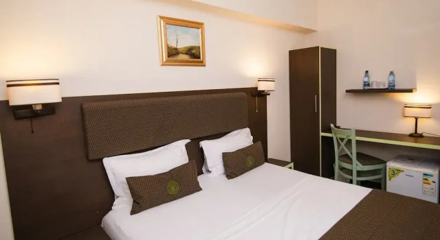 Двухместный номер Standard с балконом и с видом на сад Hotel Fantanita Haiducului