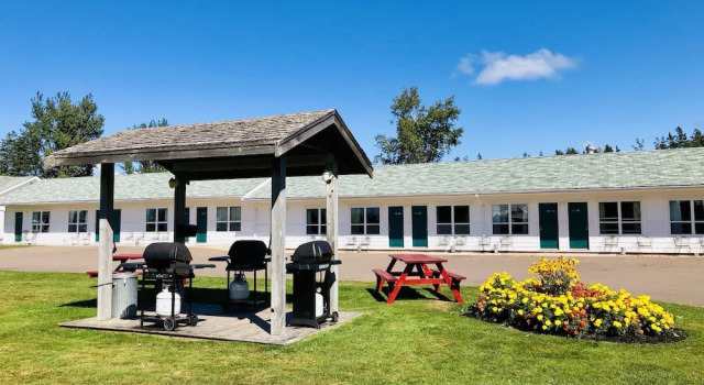 Четырёхместный номер Deluxe с видом на сад Anne Shirley Motel & Cottages