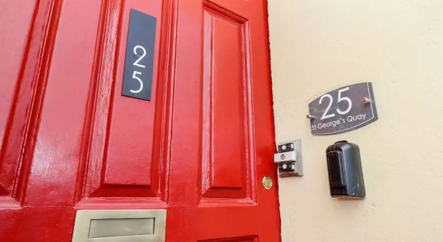 Коттедж 25 St. Georges Quay