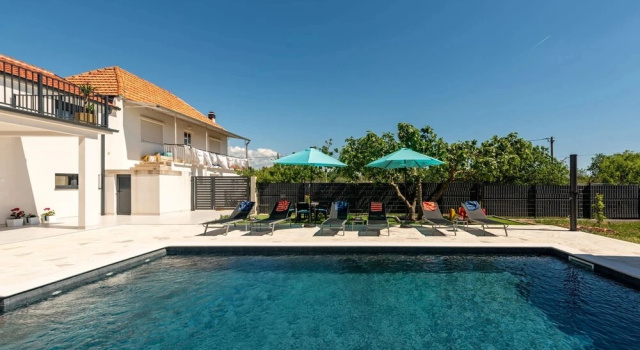 Коттедж Villa Flora Zadar Villas
