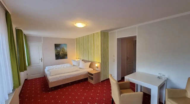 Двухместный номер Standard с балконом Hotel Zum Goldenen Löwen
