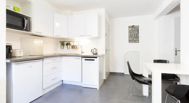 BNB RENTING Chez Dominique - 1 chbre 2-4pers Centre Antibes Migrainier
