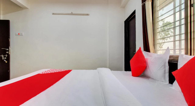Warunase Palace by OYO Rooms, Buchen Sie Hotel Trimbak Maharashtra
