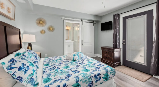 Апартаменты с балконом и с видом на сад Welcome to Dolphin Fun A! BRAND NEW Duplex! Walk to the Beach