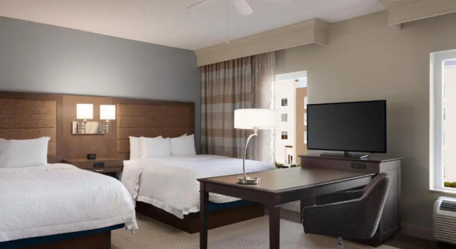 Четырёхместный люкс Hampton Inn & Suites Montgomery-EastChase