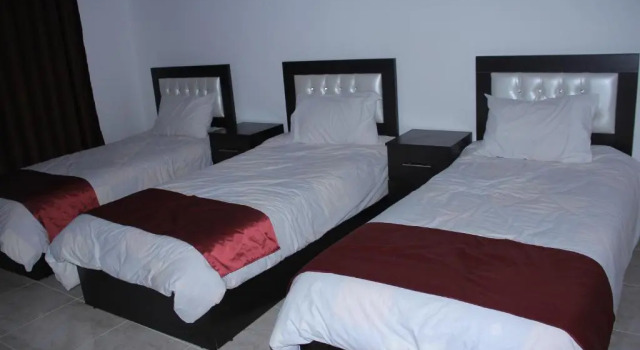 Suite con balcón Weekend Hotel