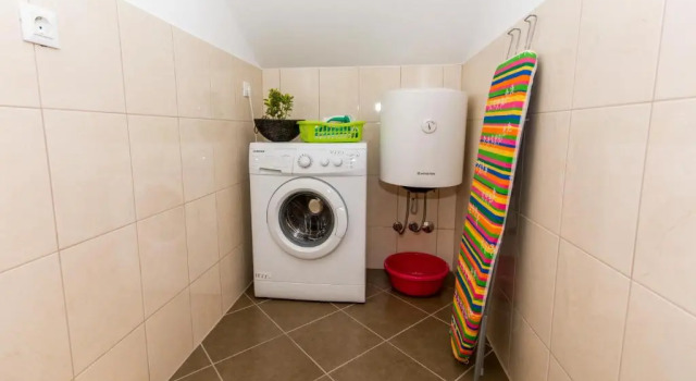 Апартаменты c 1 комнатой с балконом и с видом на море Apartments Dadic
