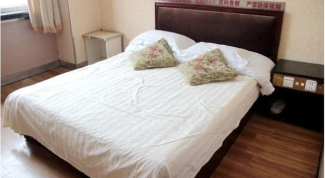 Huifeng Inn, Book Hotel Hotels in Dandong with Parking, Parking