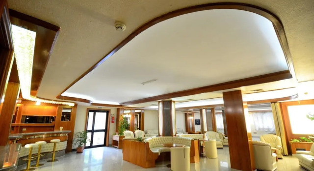Grand Hotel delle Rocche, Buchen Sie Hotel Rocca di Mezzo Abruzzen
