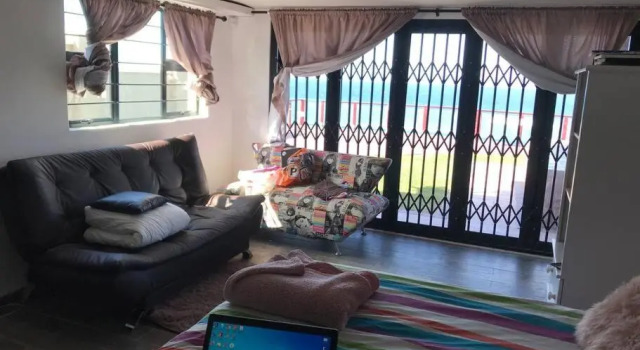 The Water View Suite, Забронировать Отель Блафф Дурбан, рядом с Торговый центр Bluff Hillside Mall