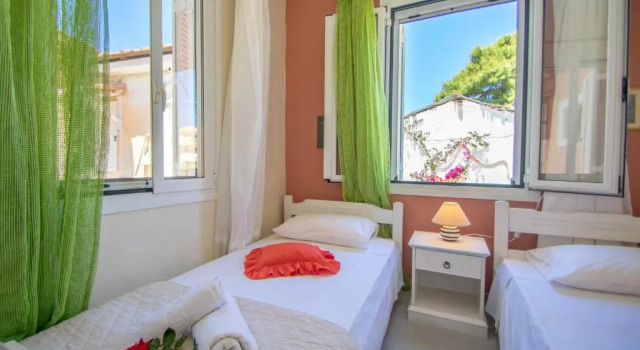 Dora's Tsilivi Beach House A