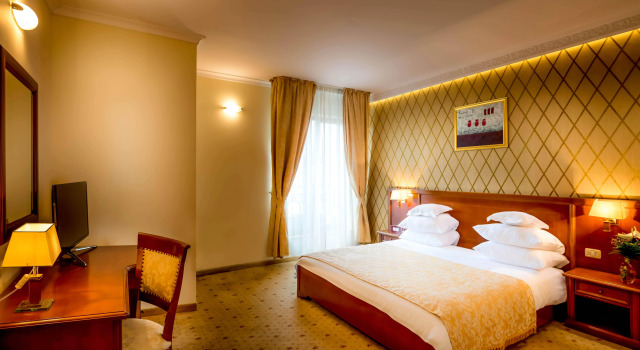 Hotel Opera Plaza, Забронировать Отель Бизнес-отели Клуж-Напока, рядом с Dormition of the Theotokos Cathedral, 4* 5*