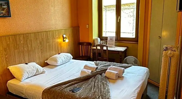 Номер Standard Hôtel Terminus - Pizzeria Pizza gogo - salle de sport - face à la gare