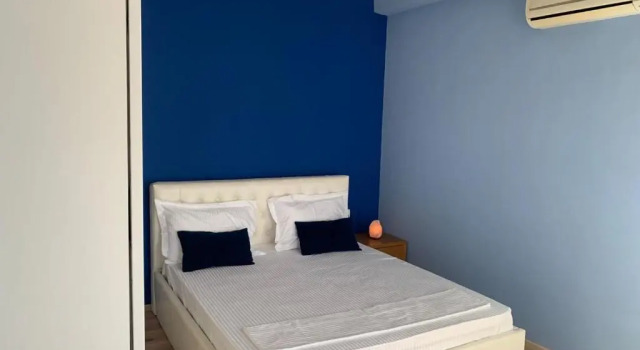 Modern cozy apt w/in 10 min walk from main square