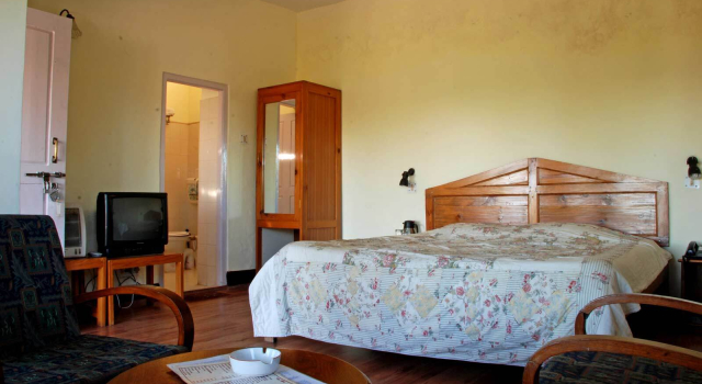 1 BR Guest house in The Mall, Ranikhet (1ECB), by GuestHouser, Varaa Matkakoti Sukha Uttarakhand