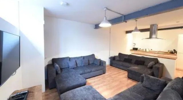 Converted warehouse Slps 14 (38 A1)